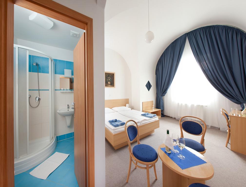 Hotel Pod Zamkem บอสโกวิเซ ภายนอก รูปภาพ